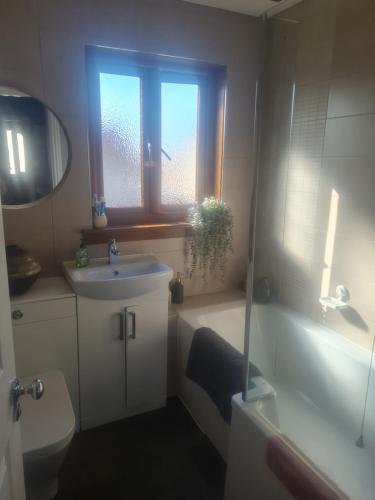 Koupelna v ubytování Edinburgh- 2 Double rooms available