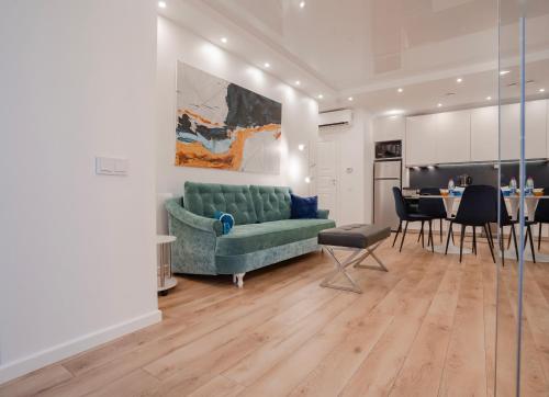 Ruang duduk di Alpetri Apartments