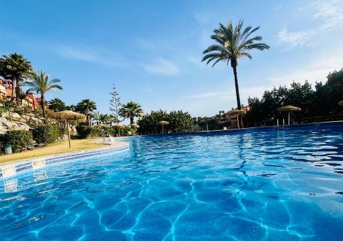 Penthouse Paradise Marbella - Jacuzzi & Sea views!