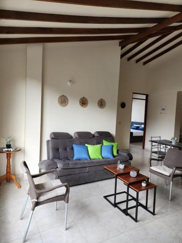 Posezení v ubytování Altos de Tambora Hermoso Apartamento Central