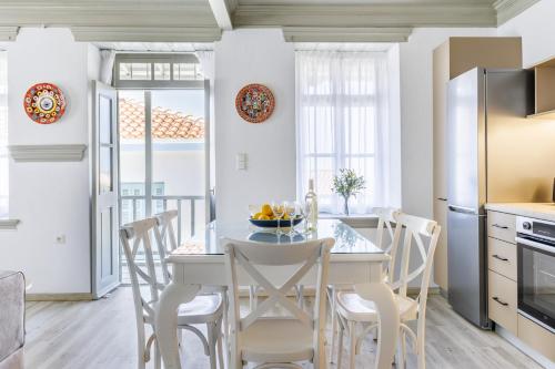 Amorama Suites - Authentic Village Stay in Glossa