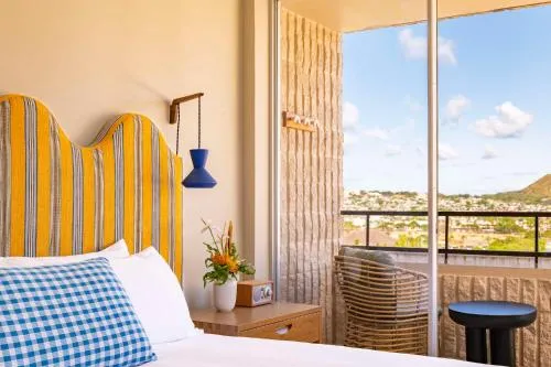 Wayfinder Waikiki - Voted Top 10 Best Hotels in Hawaii! in Honolulu