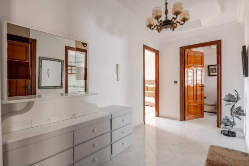 Bagno di Spacious Harhoura Villa: Perfect for Families (5min to Beach)