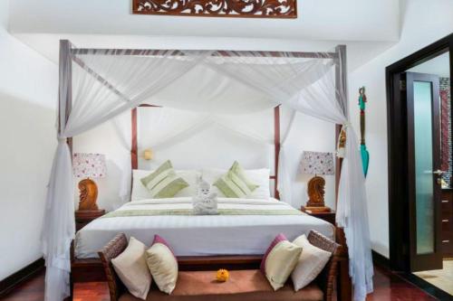 Katil atau katil-katil dalam bilik di Chetana 2 BR Private Pool Villa ZN147