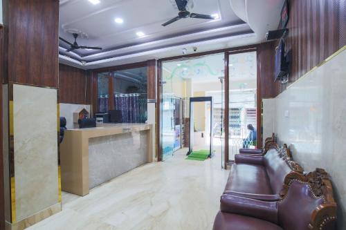 Hotel Sweet Home DX I Nearby New Delhi Railway Stationにあるテレビまたはエンターテインメントセンター