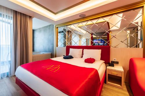 Postel nebo postele na pokoji v ubytování Granada Luxury Red Adult Only