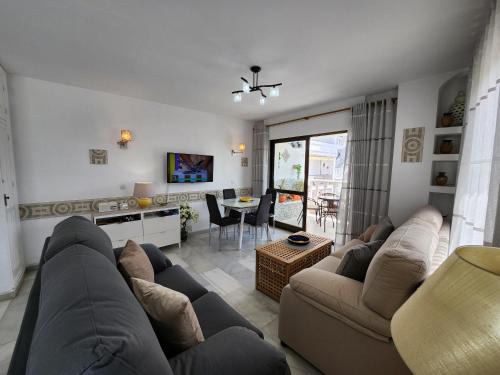 Carabeo 99 - Sleeps 4