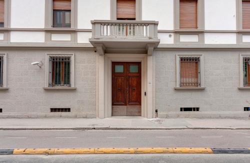 Cavour Apartments by Mamo Florence