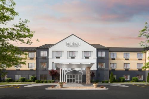 an artist rendering of the front of a hotel at Fairfield Inn Fort Leonard Wood St. Robert in Saint Robert