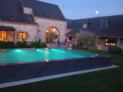 villa de luxe avec piscine et jacuzzi xxl