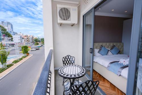 Ένα ή περισσότερα κρεβάτια σε δωμάτιο στο Hotel Apartment Royal Galaxy
