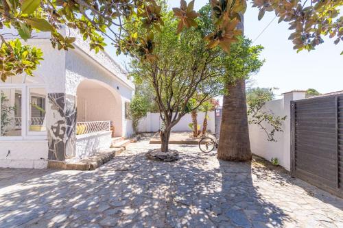 MBII- Paradise Empordà with BIG GARDEN, BBQ, little SWIMING-POOL-VERY QUITE PLACE