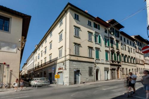 Pinti Apartment by Mamo Florence