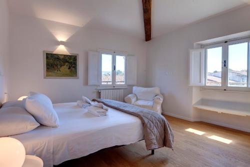 Pinti Apartment by Mamo Florence