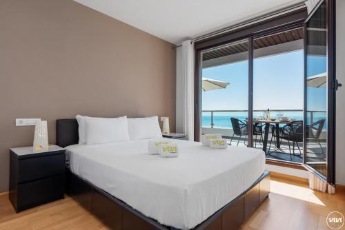 ViVi Homes - Casa Skye Pool, Terrace & Sea View