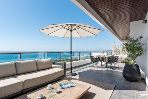 ViVi Homes - Casa Skye Pool, Terrace & Sea View