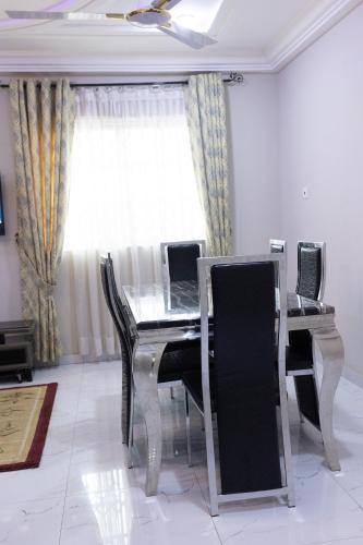 Φωτογραφία από το άλμπουμ του Atom Height Apartments σε Tema