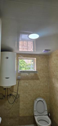Koupelna v ubytování Guesthouse Robinzon Lalkhori