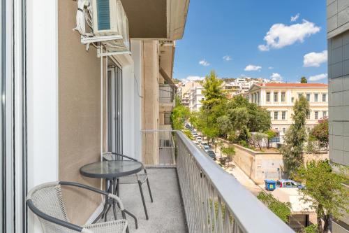 Kolonaki Elegant Apartment with Balcony