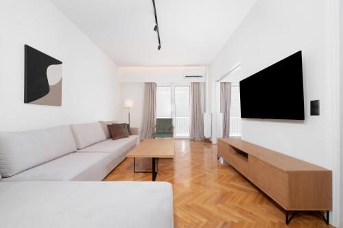 Kolonaki Elegant Apartment with Balcony