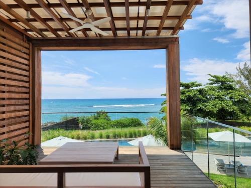 Beachfront Apartment Ocean Point