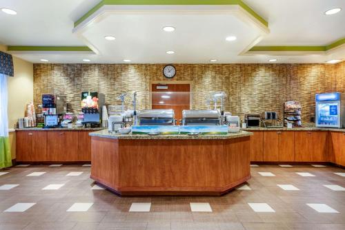 Comfort Inn & Suites Near Universal Orlando Resort-Convention Ctr Image