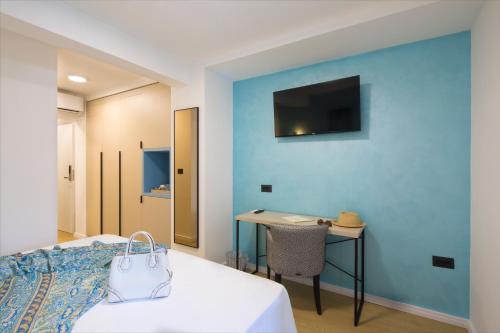 TV a/nebo společenská místnost v ubytování Hotel Hermes Budva