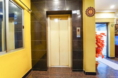 Gallery image of FabExpress Sivabhagya Annex - Nr Arappalayam Bus Stand in Madurai