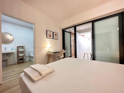 Valencia & Suites Ayora