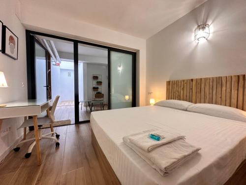 Valencia & Suites Ayora