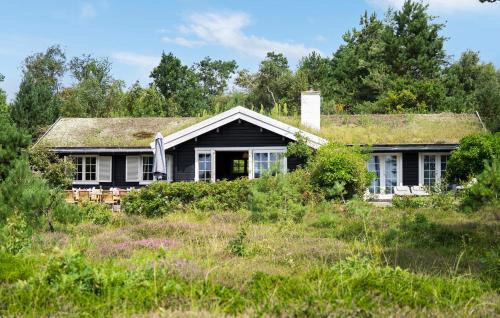 Κήπος έξω από το Gorgeous Home In Nykøbing Sj With Wifi