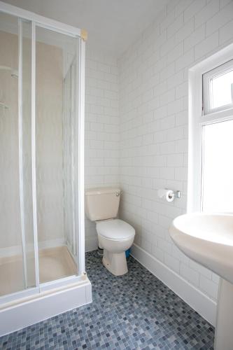 Un baño de Jacaranda Hotel