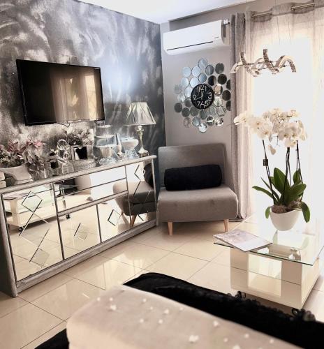 Diamond City Lux Apartment