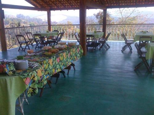 Restaurace v ubytování Pousada Canto Da Lua - Macacos