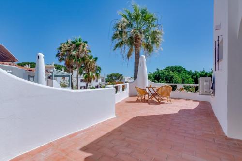 Villa Andorra, private pool next to golf