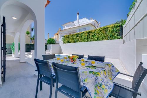 Villa Andorra, private pool next to golf