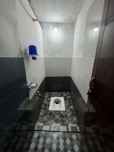 Ein Badezimmer in der Unterkunft Chaithritha Ladies Homestay