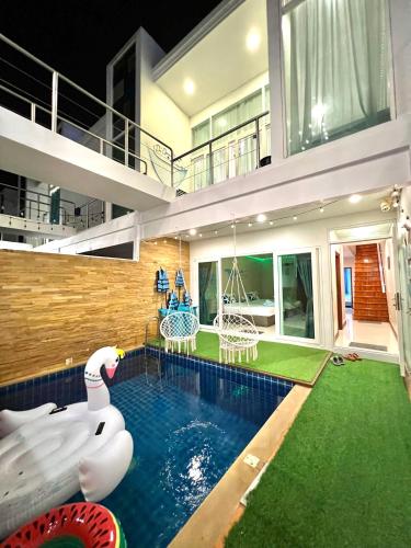 Πισίνα στο ή κοντά στο De' ozone ongsa pool villa หน้าหาดบางเสร่