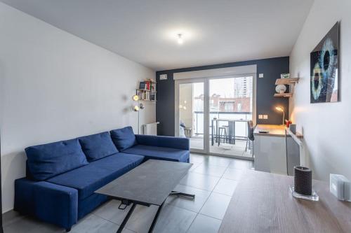 Appartement bien équipé avec parking, Lyon 8
