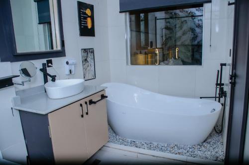 Imagen de la galería de G-Pinnacle Signature, en Ilorin