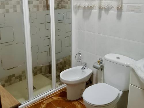 Koupelna v ubytování Vivienda Rural La Atalaya