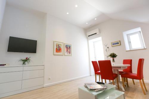 White & Co Villa And Apartments