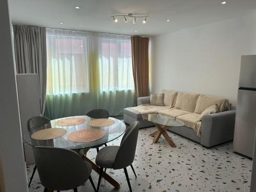 Del Mar 1A - New Beach First floor apartment