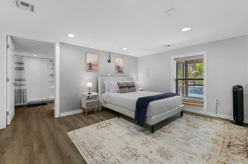 Ένα ή περισσότερα κρεβάτια σε δωμάτιο στο No 1 Largest Tampa Private Compound, 11BR Sleeps 40