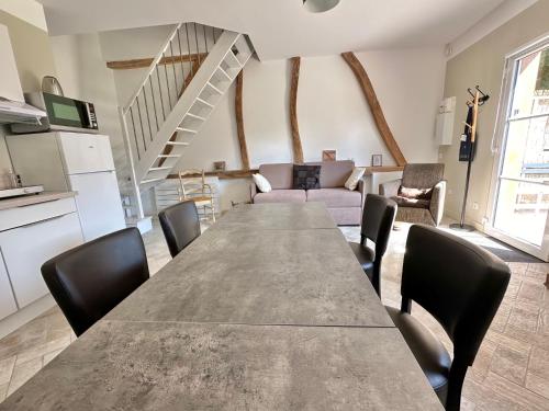 Η κουζίνα ή μικρή κουζίνα στο Maison avec Terrasse - 2 chambres confortables pour 4 à 6 personnes