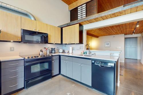 19th Avenue Lofts Unit 213 Image