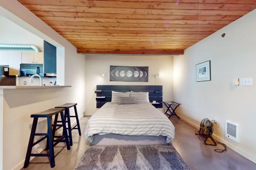 19th Avenue Lofts Unit 213 Image