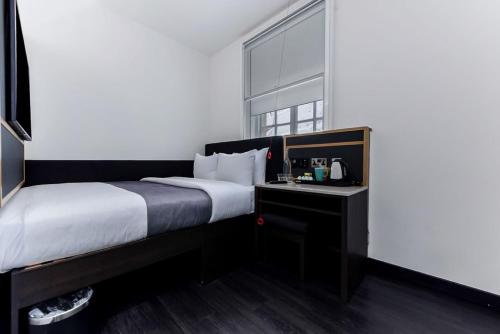 Queen Room - Disability Access