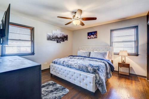 Ένα ή περισσότερα κρεβάτια σε δωμάτιο στο Top Rated Luxury 2BR Condo Historic Location