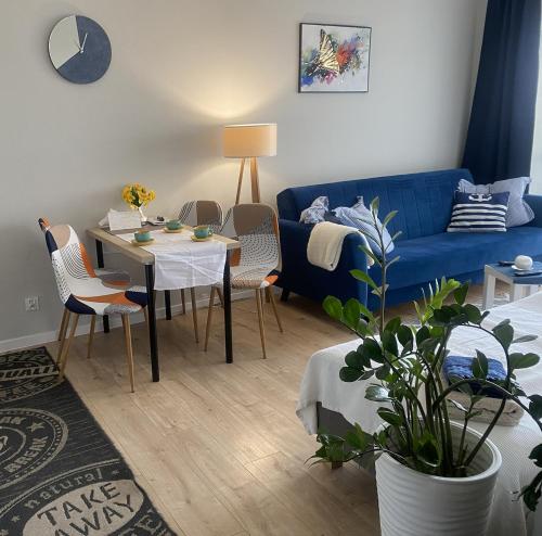 Ein Sitzbereich in der Unterkunft Apartament MIELCZARSKIEGO Elbląg